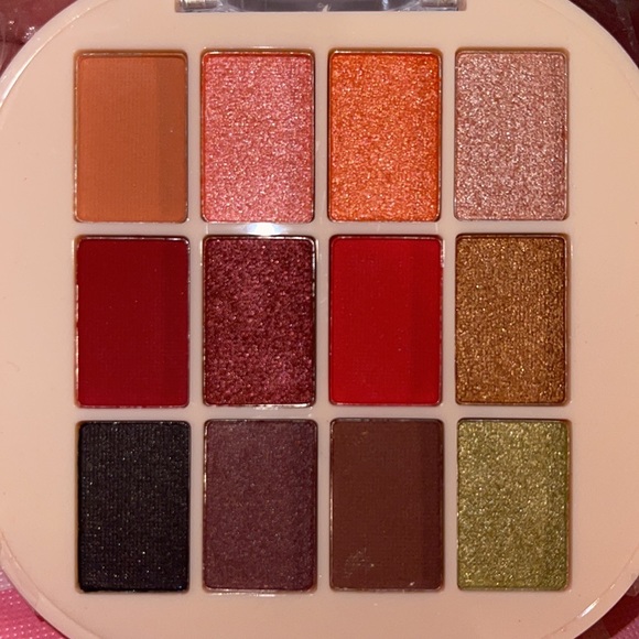 🎈SALE🎈🎀#19.MAKEUP BUNDLE🎀 - Picture 4 of 12